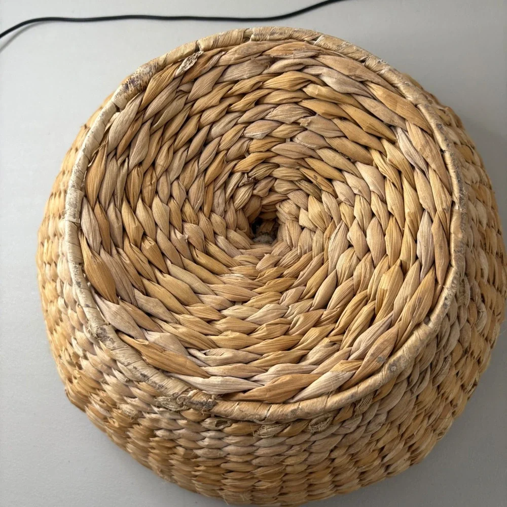 VTG Handwoven Woven Seagrass Pedestal Bowl Footed Fruit Basket Centerpiece Boho